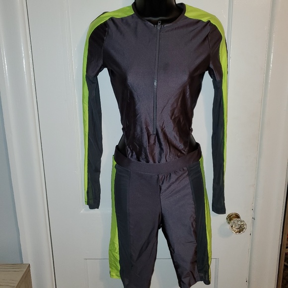 Set - Picture 1 of 5